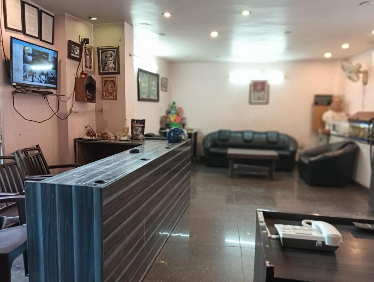 Shree Krishna Hotel Inn พาราณสี ภายนอก รูปภาพ